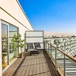 Penthouse - Amazing Views & Hygge